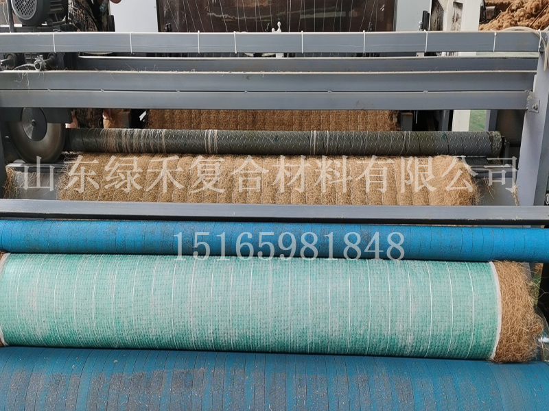 客户订购的15000平椰丝毯正在准备发货中。(图1)