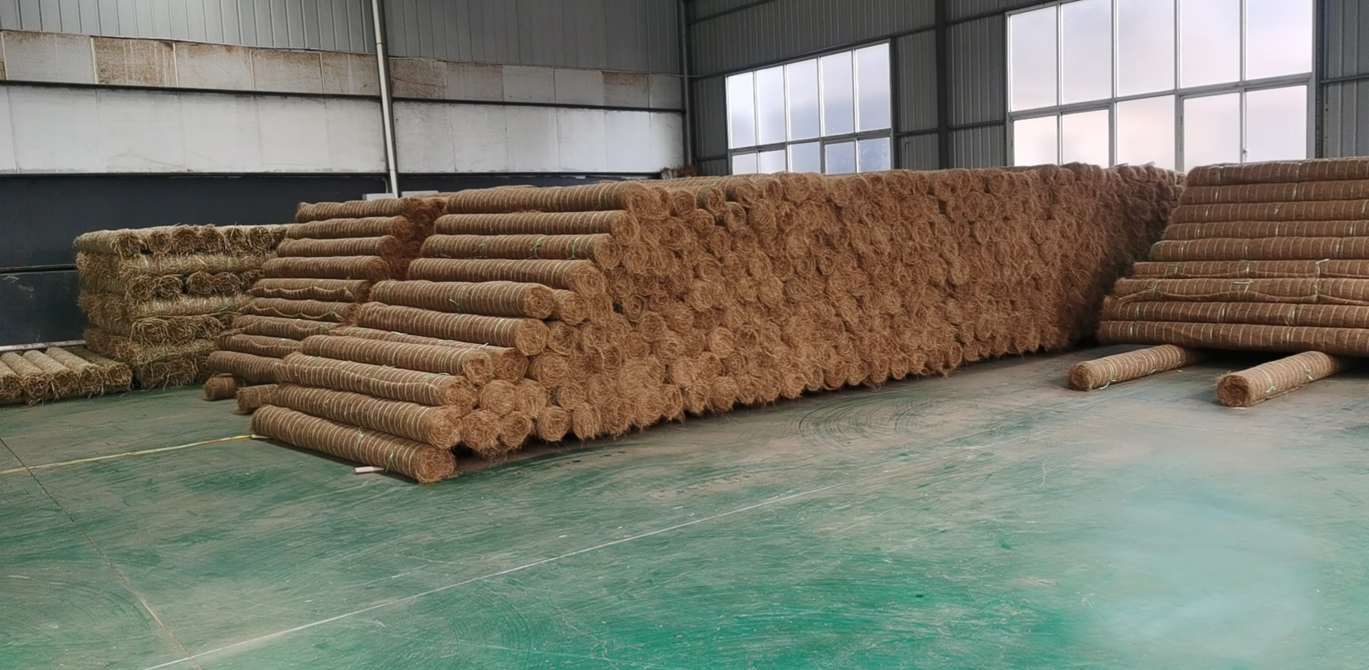 江苏南京环境生态姚总订购2公分厚草毯5000平发货(图1)
